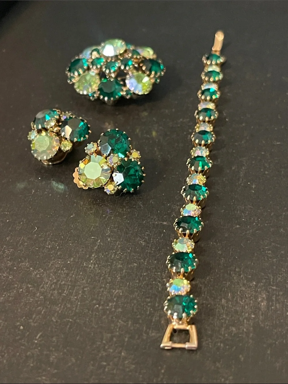 Weiss Emerald Green & Aurora Borealis Set (Earrings, Brooch, & Bracelet) - Picture 4 of 10